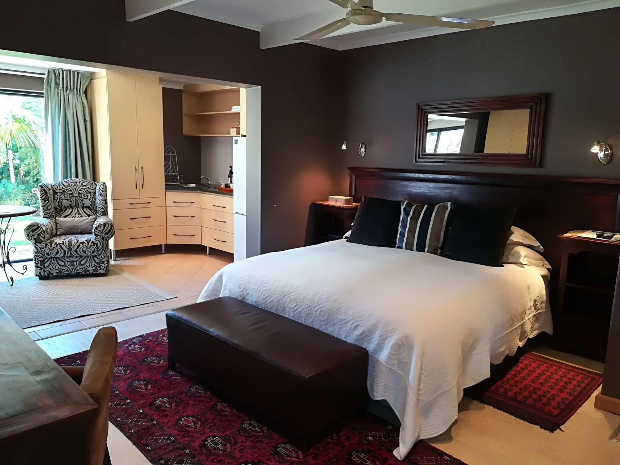 Cape Pillars Boutique Hotel Durbanville Exteriör bild